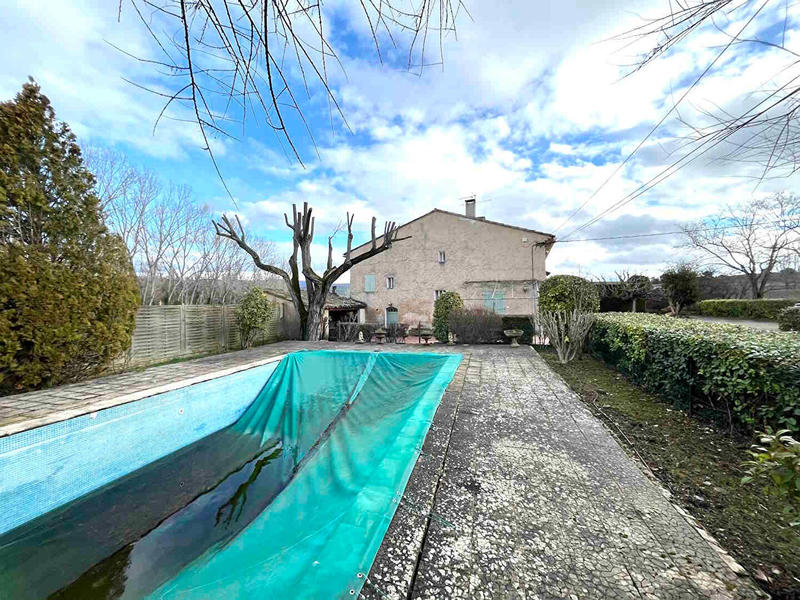 Maison - 199 m² - 7 pièces