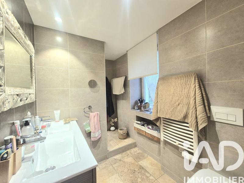 Maison - 180 m² - 5 pièces