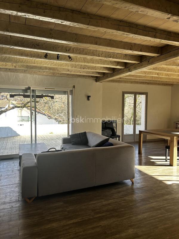 Maison - 179 m² - 6 pièces