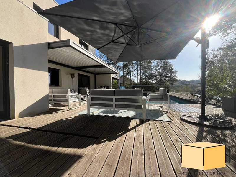 Villa - 207 m² - 6 pièces