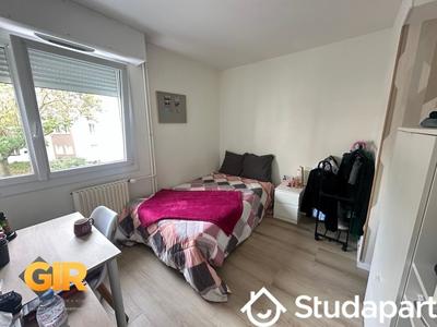 Chambre - 9 m² - 1 pièce