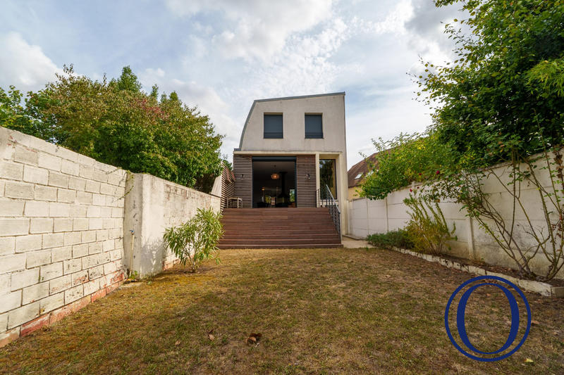 Appartement - 181 m² - 9 pièces