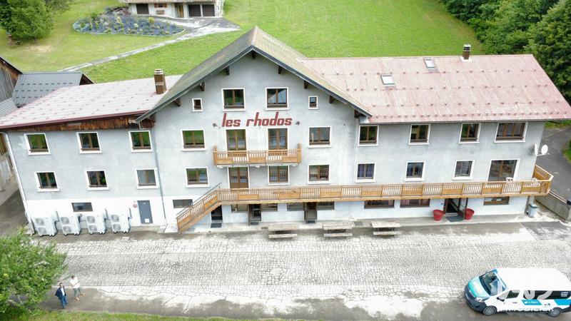 Local commercial - 1 235 m²