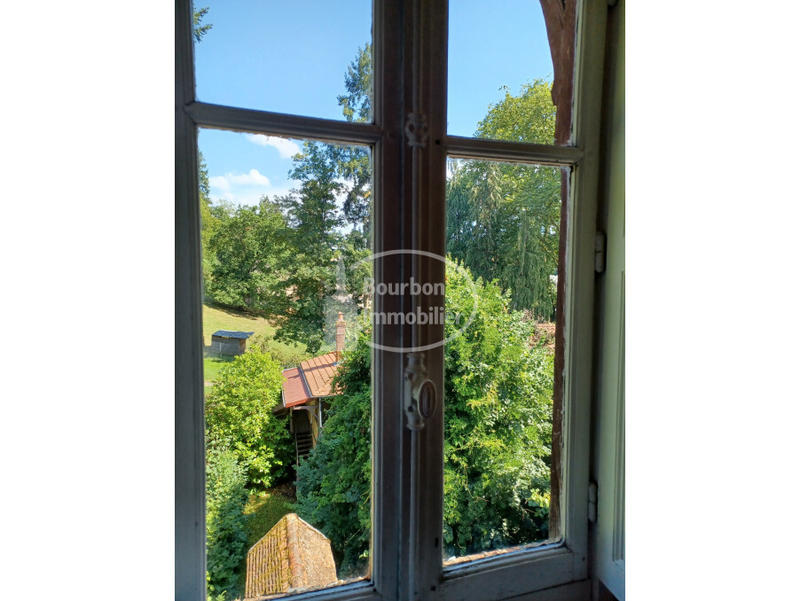 Maison - 303 m² - 12 pièces