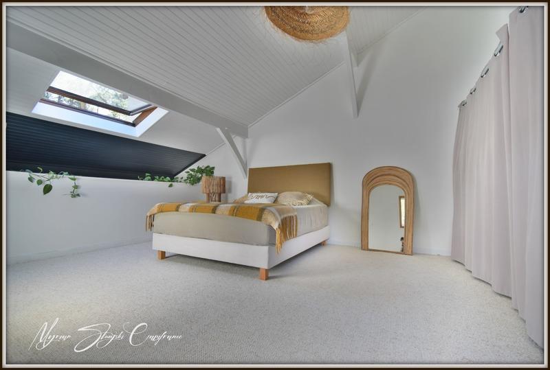 Maison - 225 m² - 10 pièces