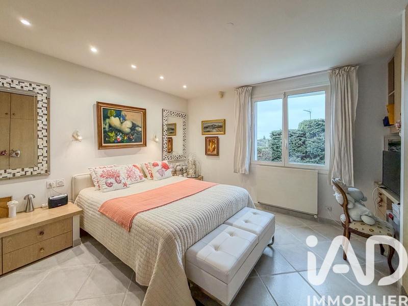 Maison - 235 m² - 6 pièces