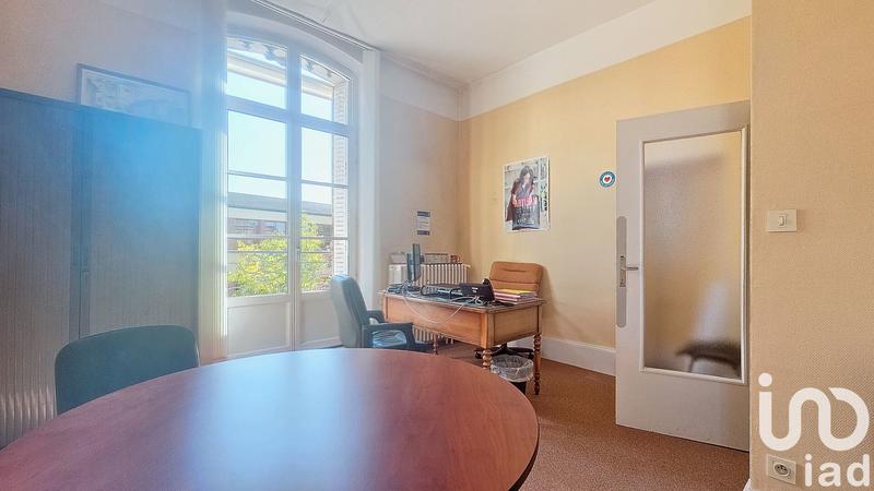 Château - 900 m² - 32 pièces