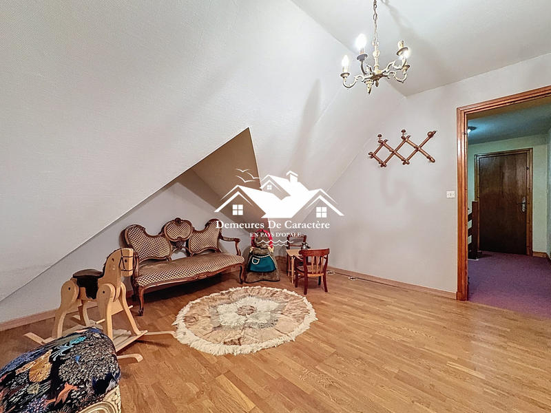 Maison - 228 m² - 7 pièces