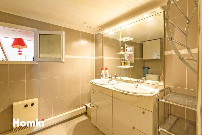 Maison - 394 m² - 12 pièces