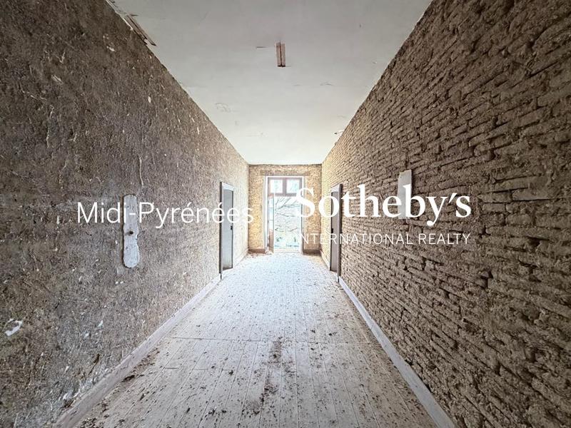 Maison - 280 m² - 8 pièces