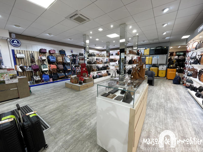 Local commercial - 124 m²