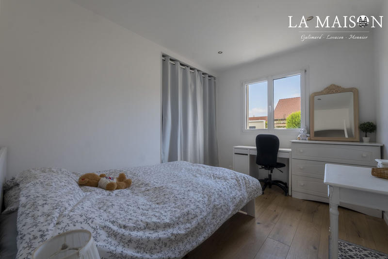 Maison traditionnelle - 160 m² - 7 pièces