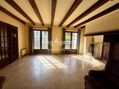 Maison traditionnelle - 134 m² - 5 pièces