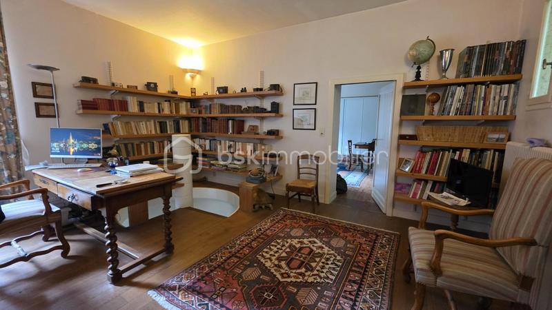 Moulin - 390 m² - 10 pièces