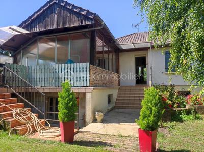 Maison - 210 m² - 6 pièces