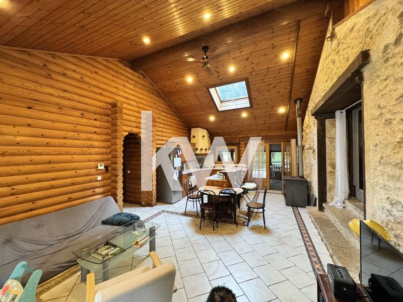 Maison - 133 m² - 6 pièces