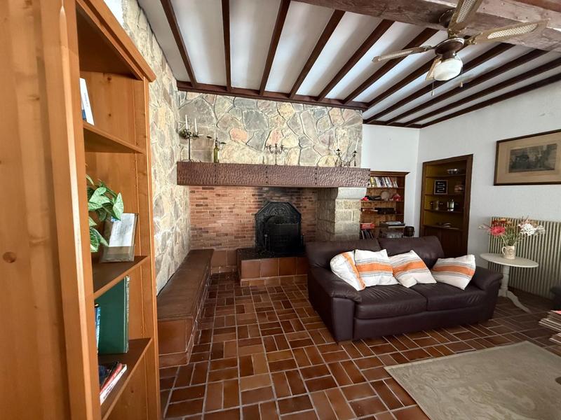 Maison - 455 m² - 12 pièces