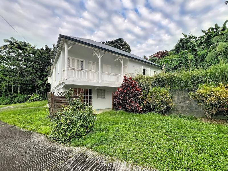 Maison - 254 m² - 6 pièces