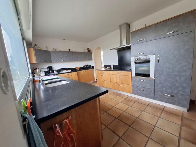 Maison - 279 m² - 9 pièces