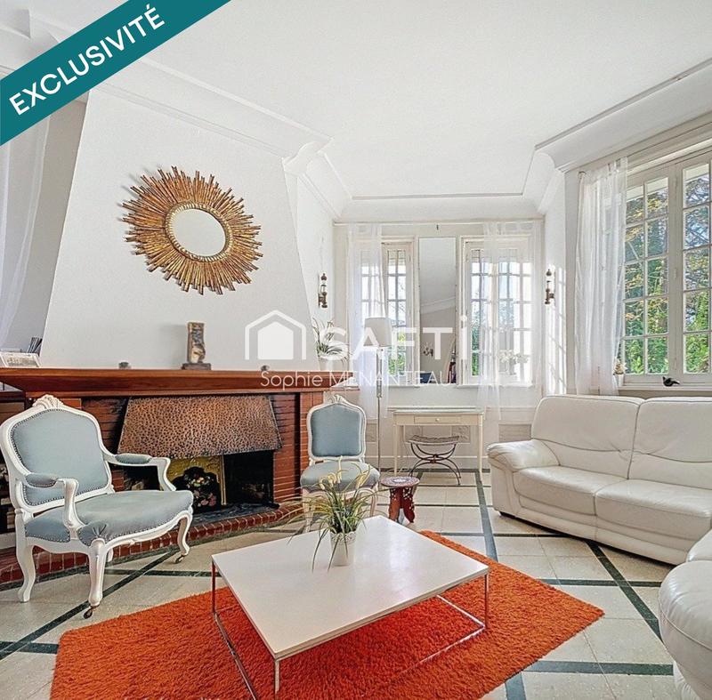 Villa - 216 m² - 9 pièces