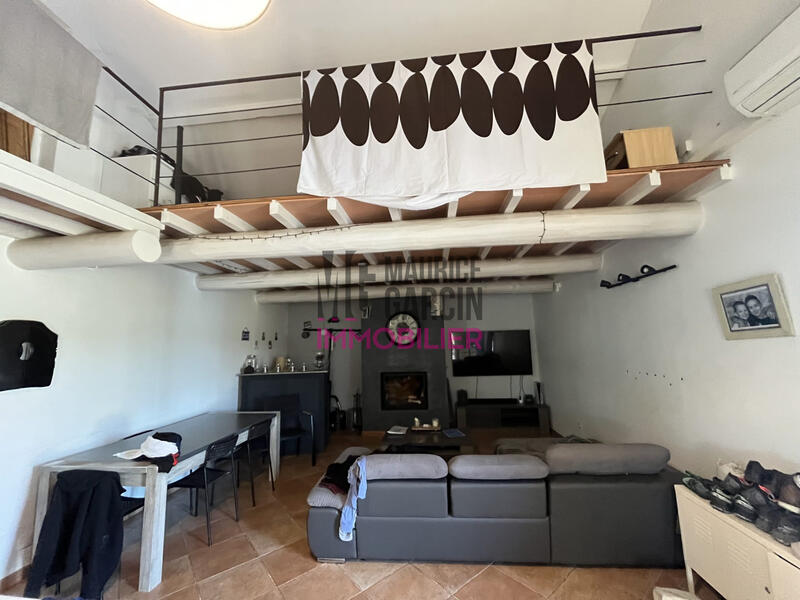 Maison - 234 m² - 9 pièces