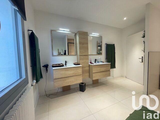 Maison - 290 m² - 9 pièces