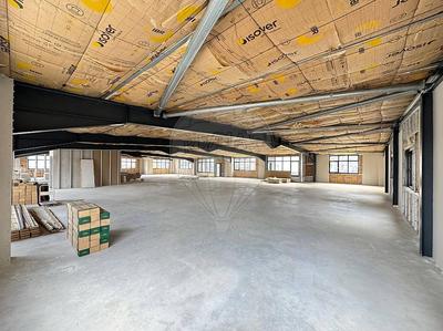 Local commercial - 700 m² - 1 pièce