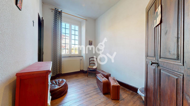 Maison - 210 m² - 9 pièces