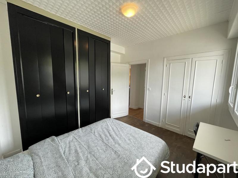 Chambre - 70 m² - 1 pièce