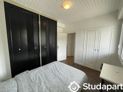 Chambre - 70 m² - 1 pièce