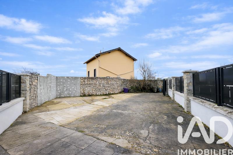 Maison - 250 m² - 8 pièces