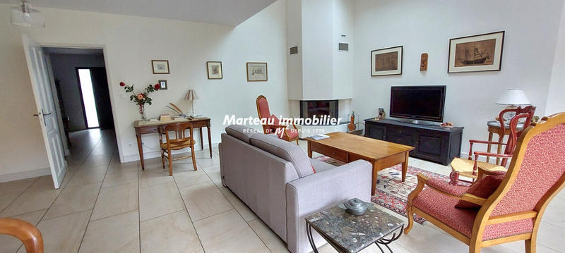 Demeure - 254 m² - 10 pièces