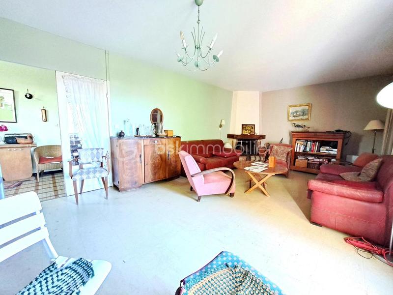 Pavillon - 136 m² - 7 pièces