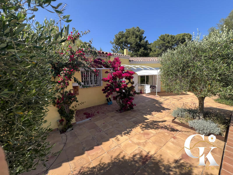 Maison - 250 m² - 7 pièces