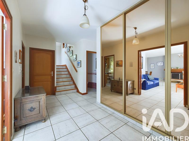 Maison - 220 m² - 9 pièces