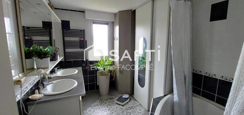 Maison - 152 m² - 9 pièces