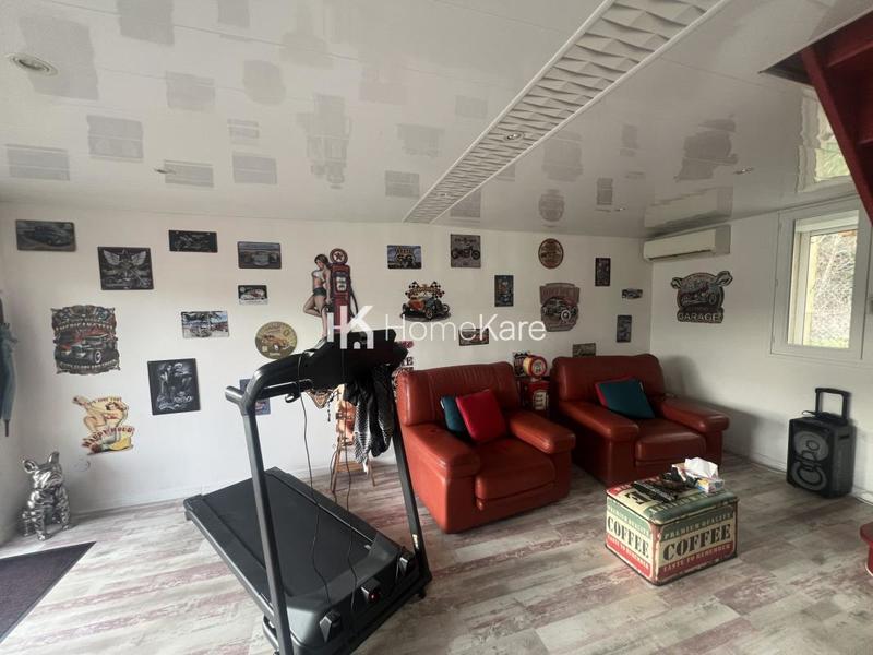 Maison - 280 m² - 9 pièces