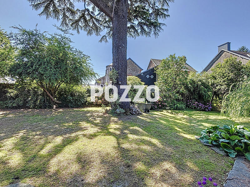 Maison - 181 m² - 9 pièces