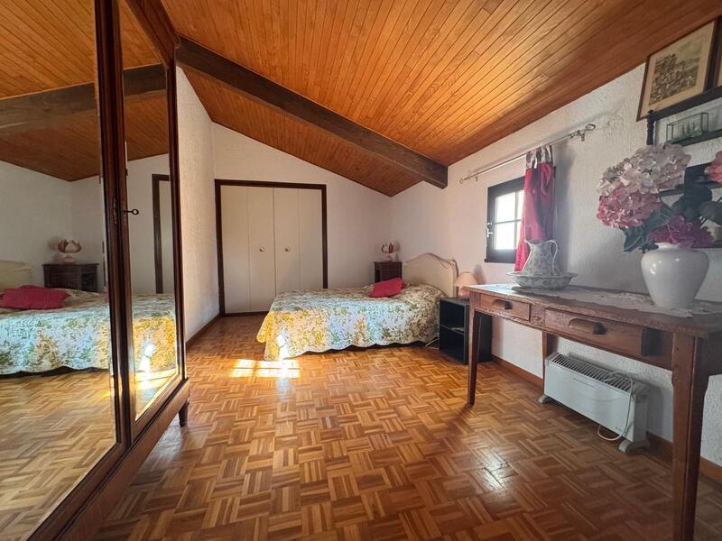 Maison - 198 m² - 7 pièces