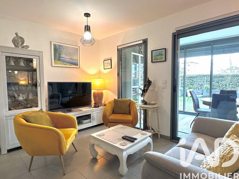 Appartement - 100 m² - 4 pièces