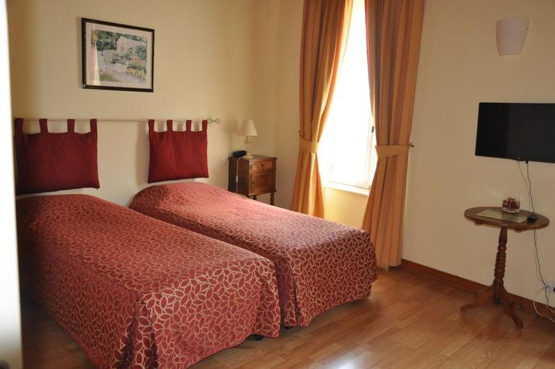 Maison - 713 m² - 15 pièces