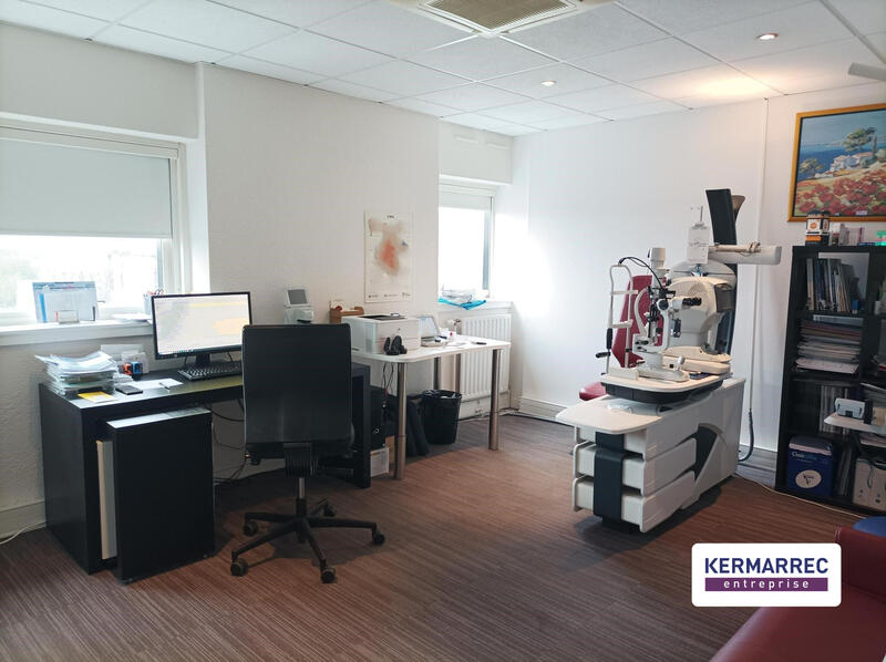 Bureau - 100 m² - 5 pièces