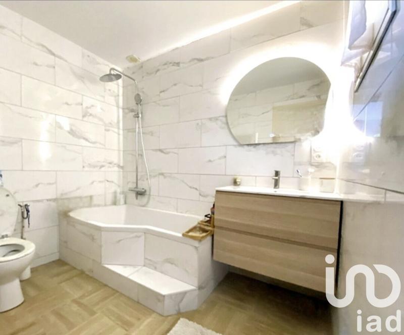 Maison - 212 m² - 7 pièces