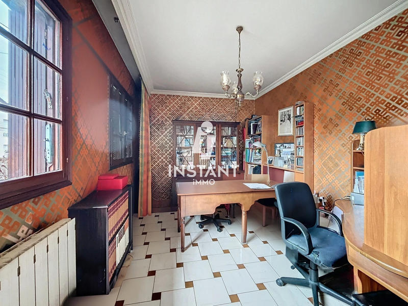 Maison traditionnelle - 200 m² - 8 pièces