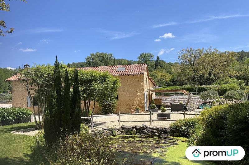 Maison ancienne - 222 m² - 8 pièces