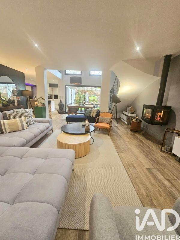 Maison - 168 m² - 7 pièces