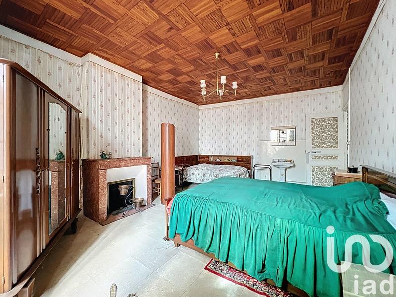 Maison - 228 m² - 19 pièces