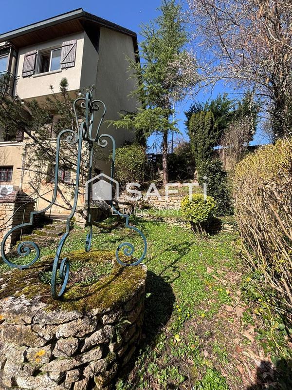 Maison - 186 m² - 9 pièces