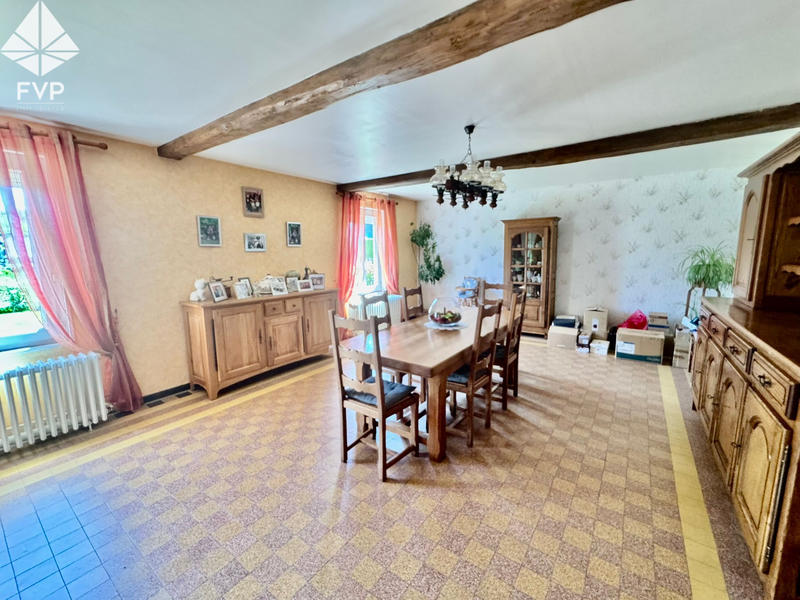 Propriété - 166 m² - 6 pièces