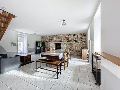 Maison - 149 m² - 8 pièces